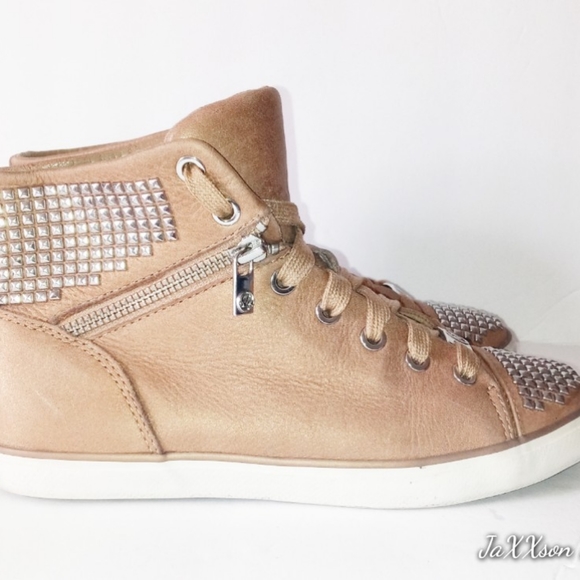 Michael Kors studded sneaker.   Size 6 - Picture 5 of 10